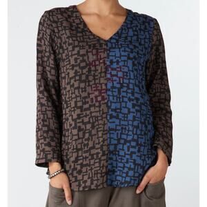 Marketplace India Women's Divya Embroidered Popover Top 1X Brown Blue